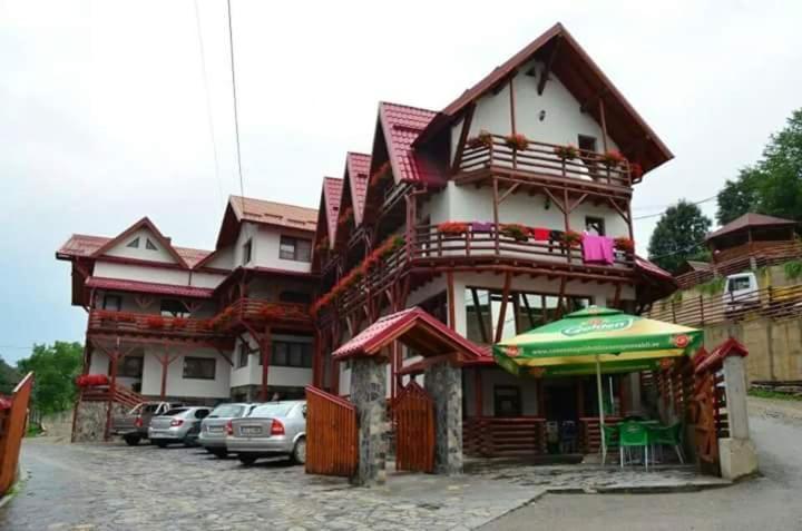 Pensiunea Valcinet Hotel Borsa  Exterior photo